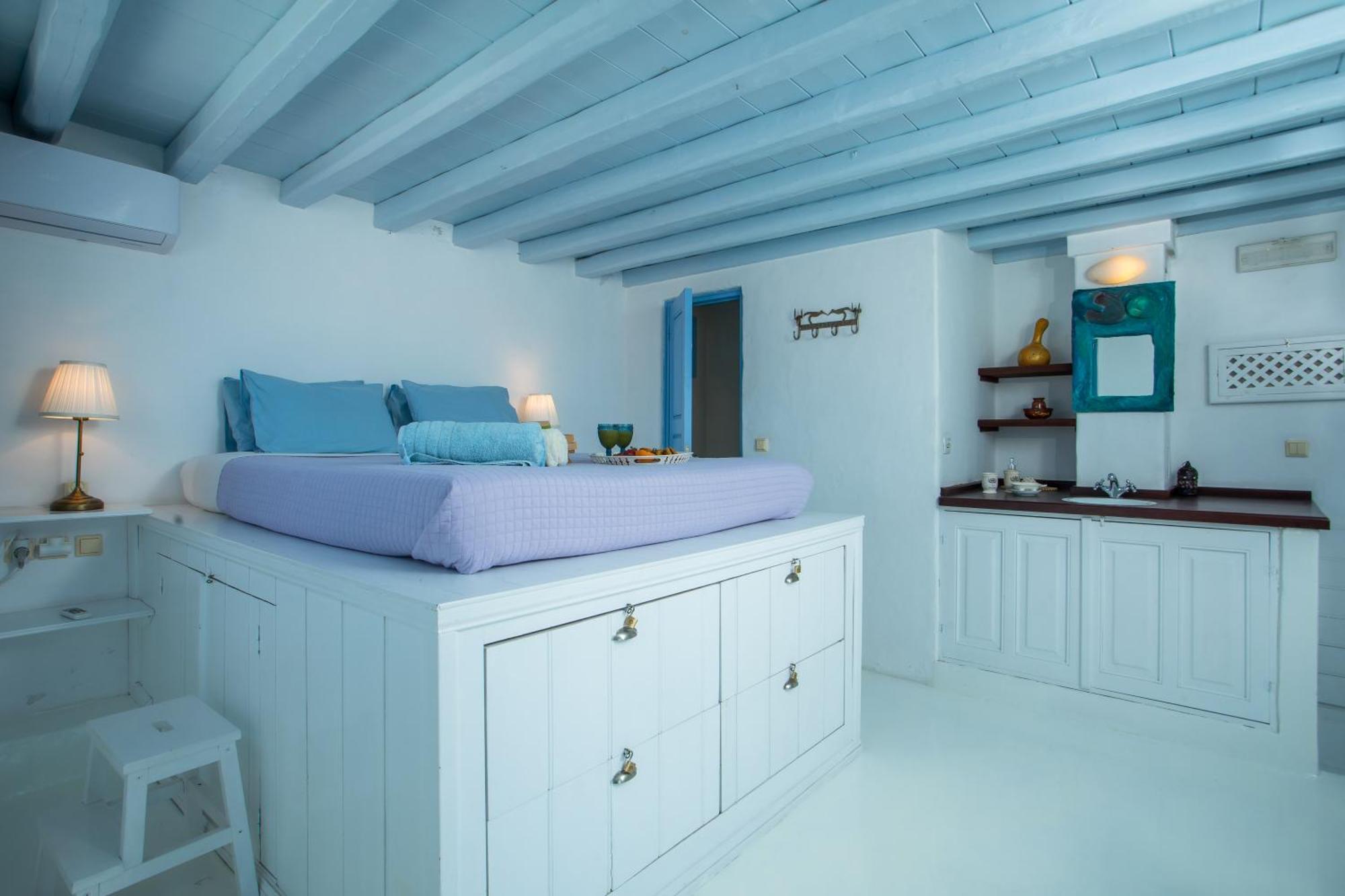 Mandarin Greek Traditional Holiday home *